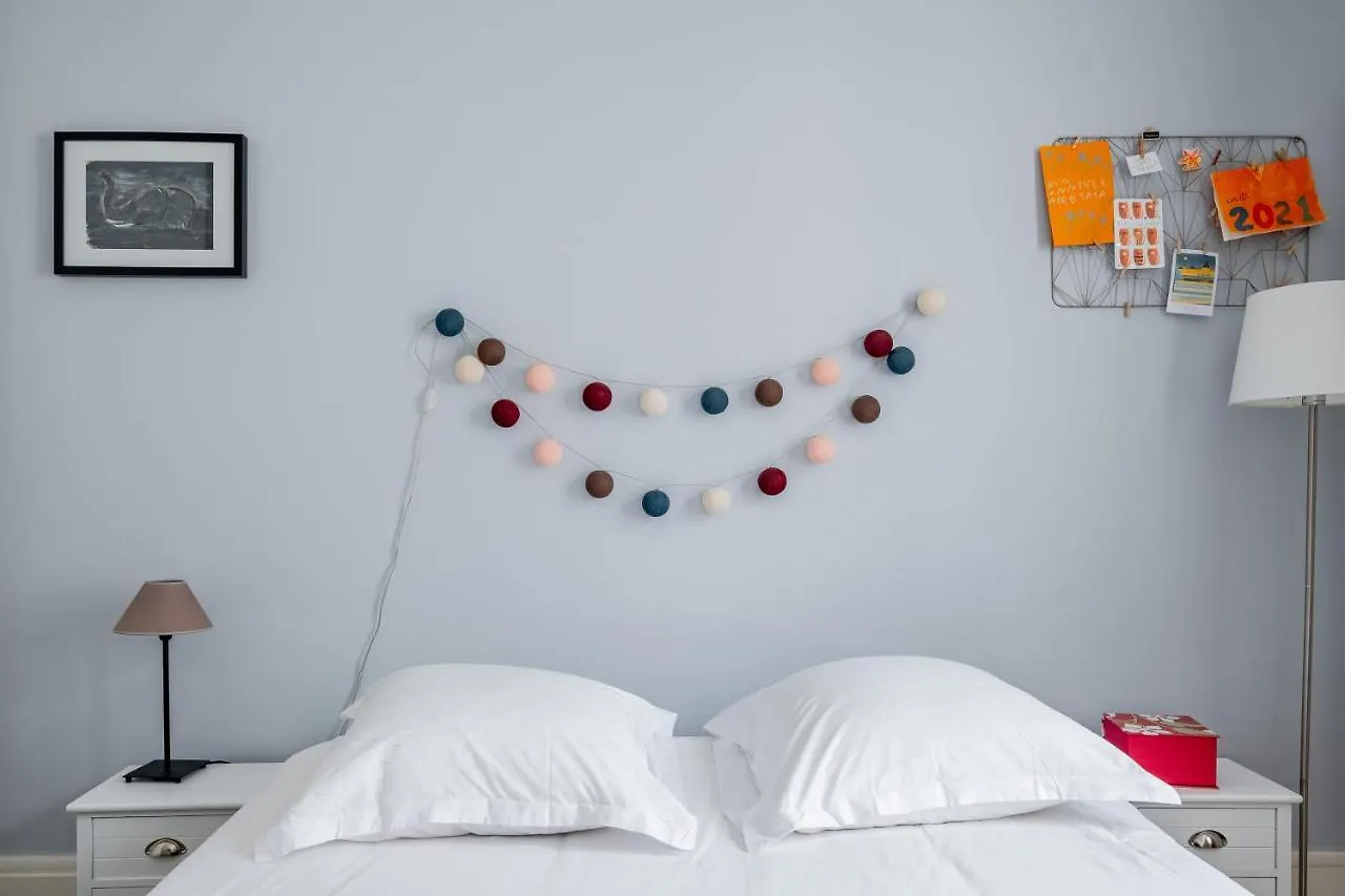 Veeve - Batignolles Blues Apartment Paris France