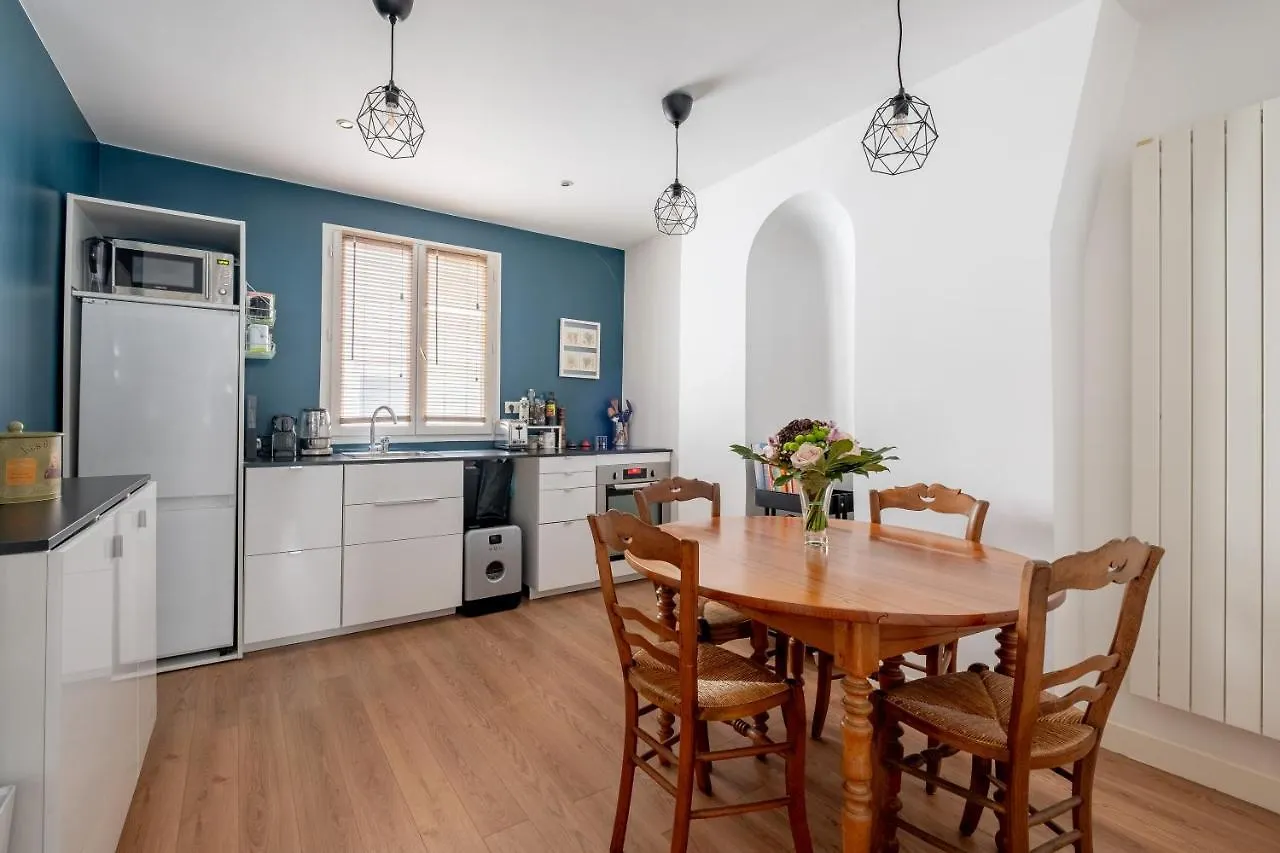 Veeve - Batignolles Blues Apartment Paris